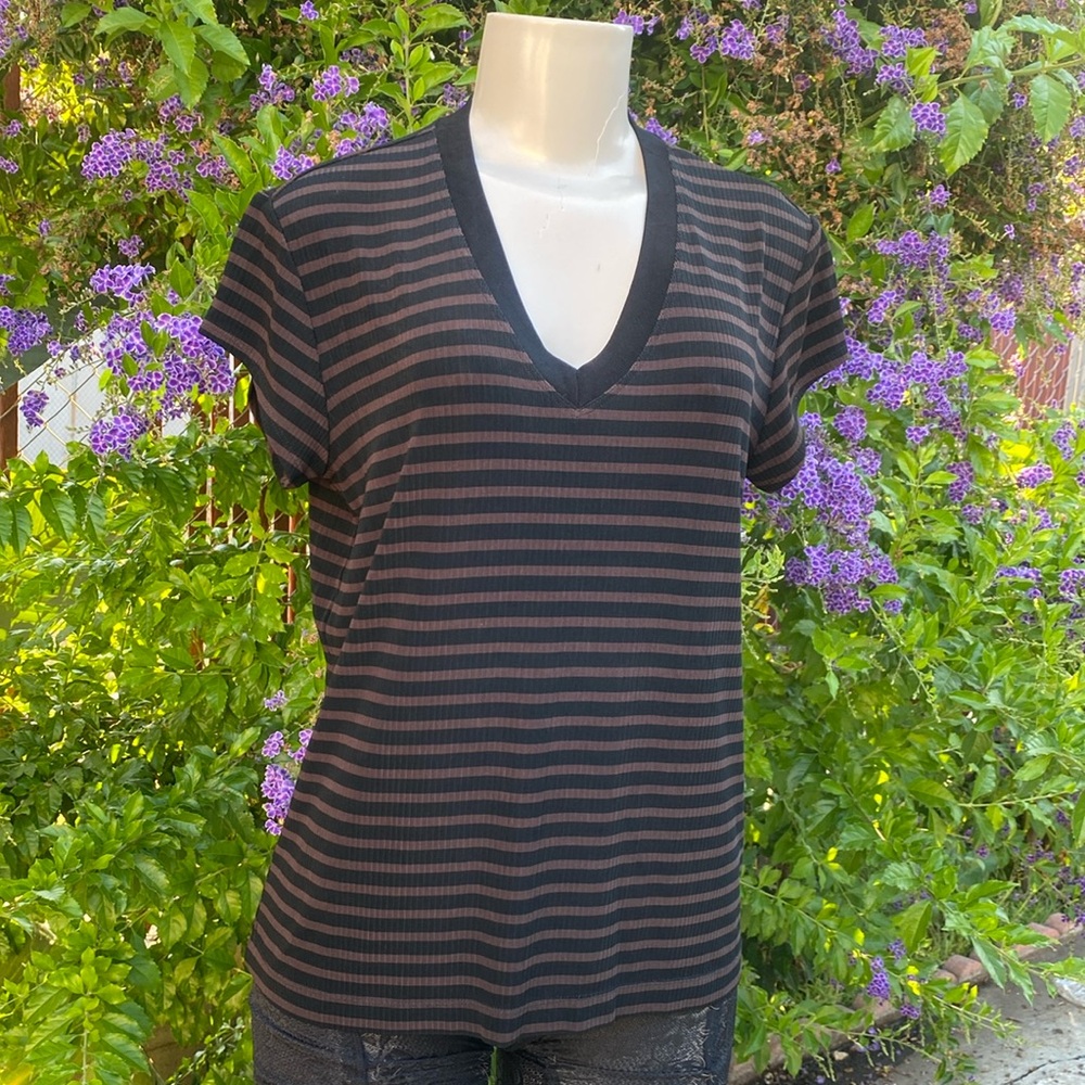 CHICOS D-E-S-I-G-N shirt tee